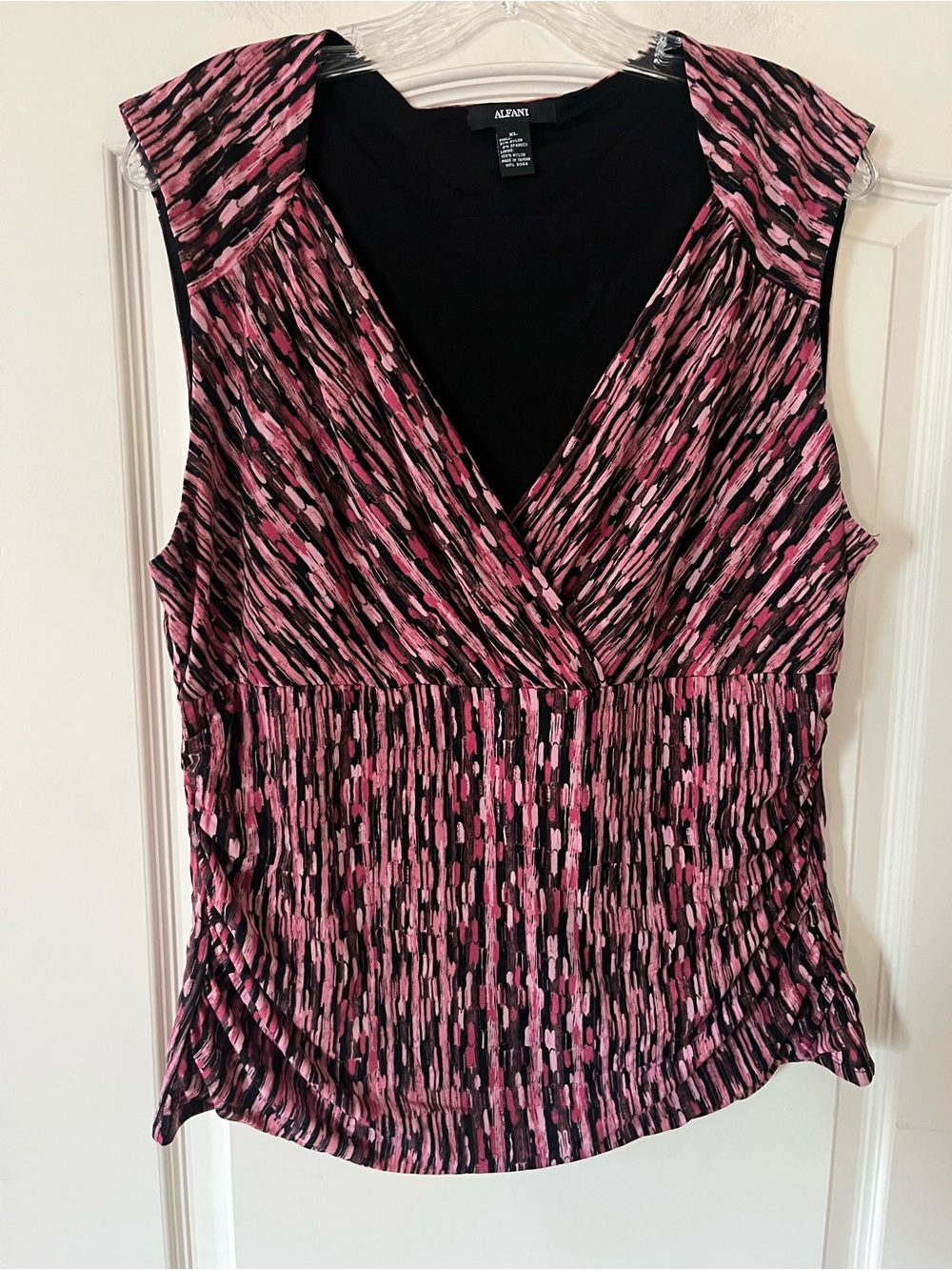 Alfani Pink/Black Multi-Print Sleeveless V-Neck Top Women’s Size XL